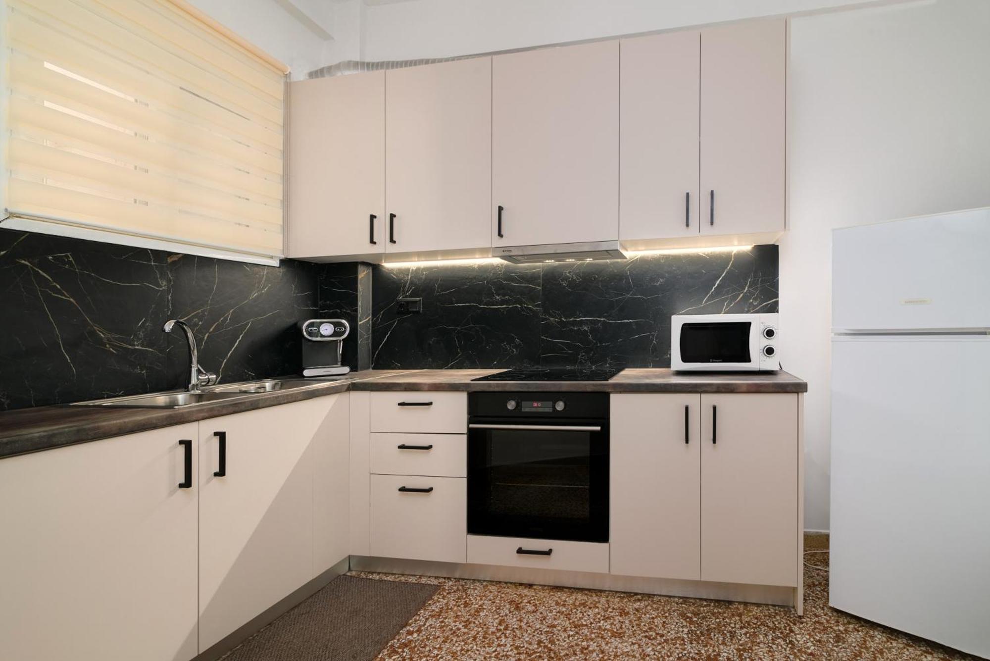 Venias Two-Bedroom Apartment Kallimarmaro And Zappeio Area Афіни Екстер'єр фото